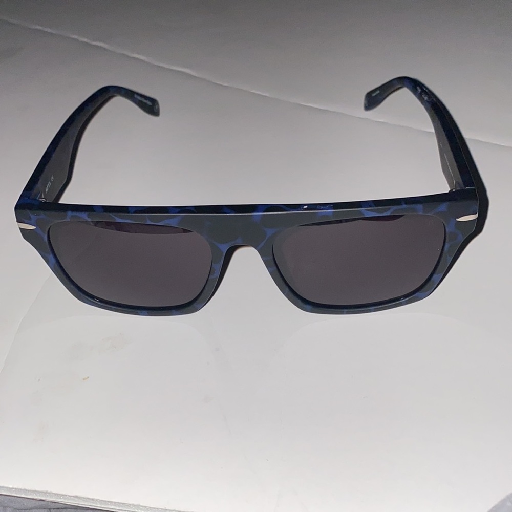 Nile 56mm Rectangular Sunglasses
MITA SUSTAINABLE EYEWEAR - Picture 4 of 7